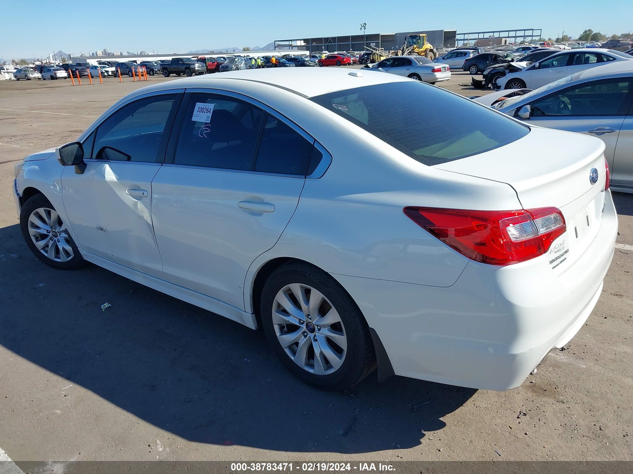 Photo 2 VIN: 4S3BNAC64F3045773 - SUBARU LEGACY 