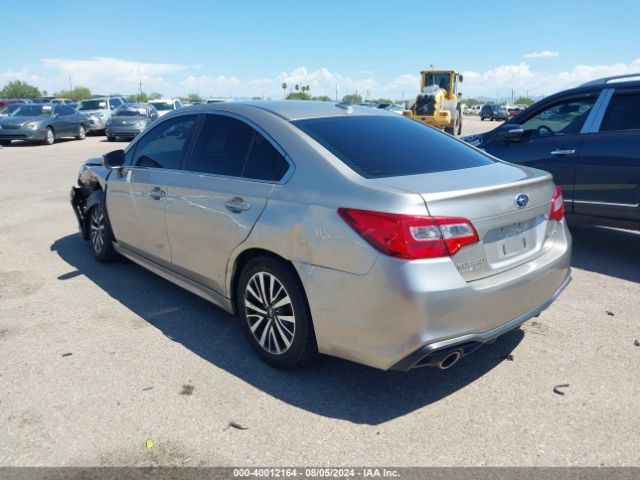 Photo 2 VIN: 4S3BNAC67J3026420 - SUBARU LEGACY 