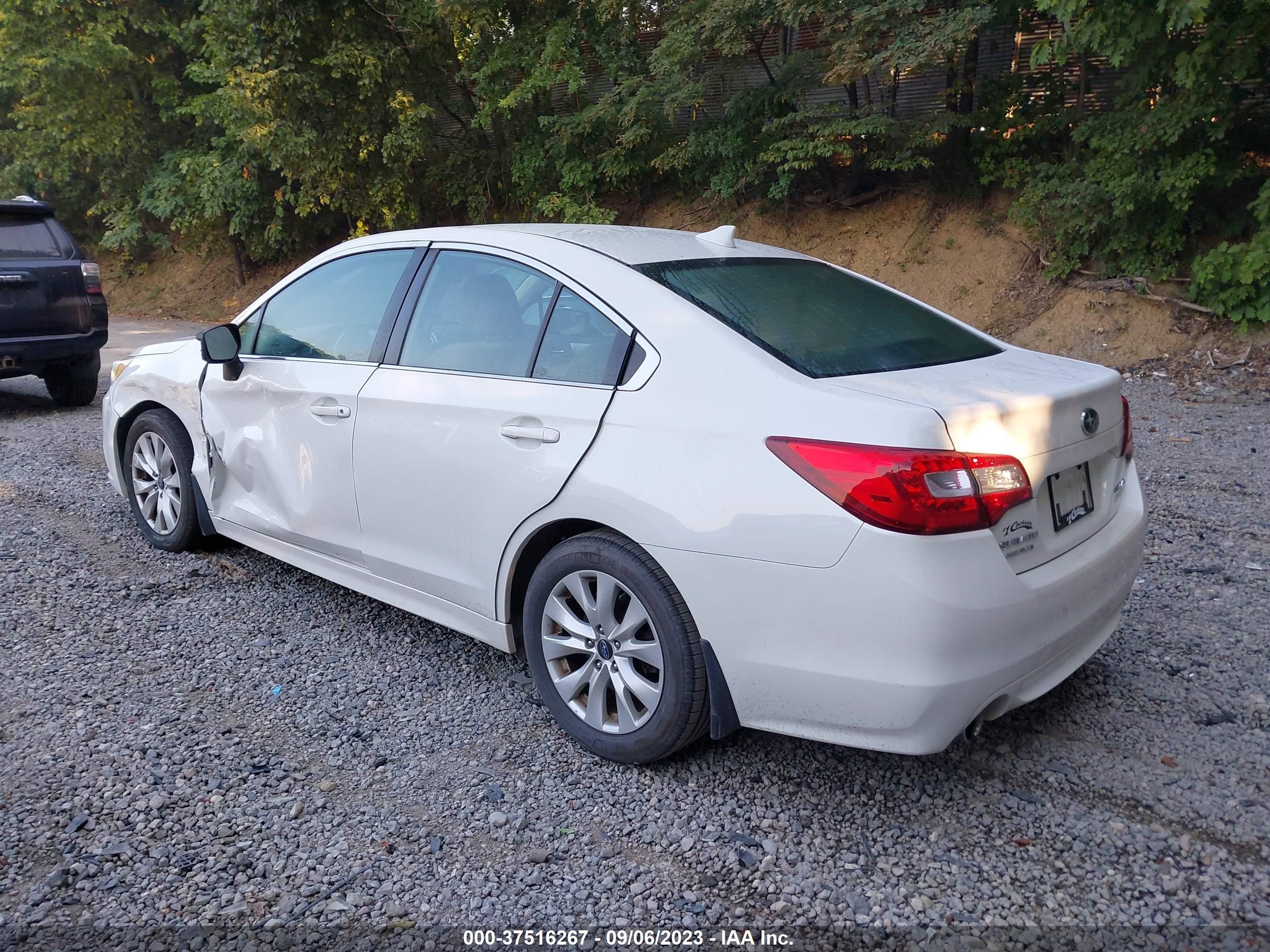 Photo 2 VIN: 4S3BNAD62H3049970 - SUBARU LEGACY 