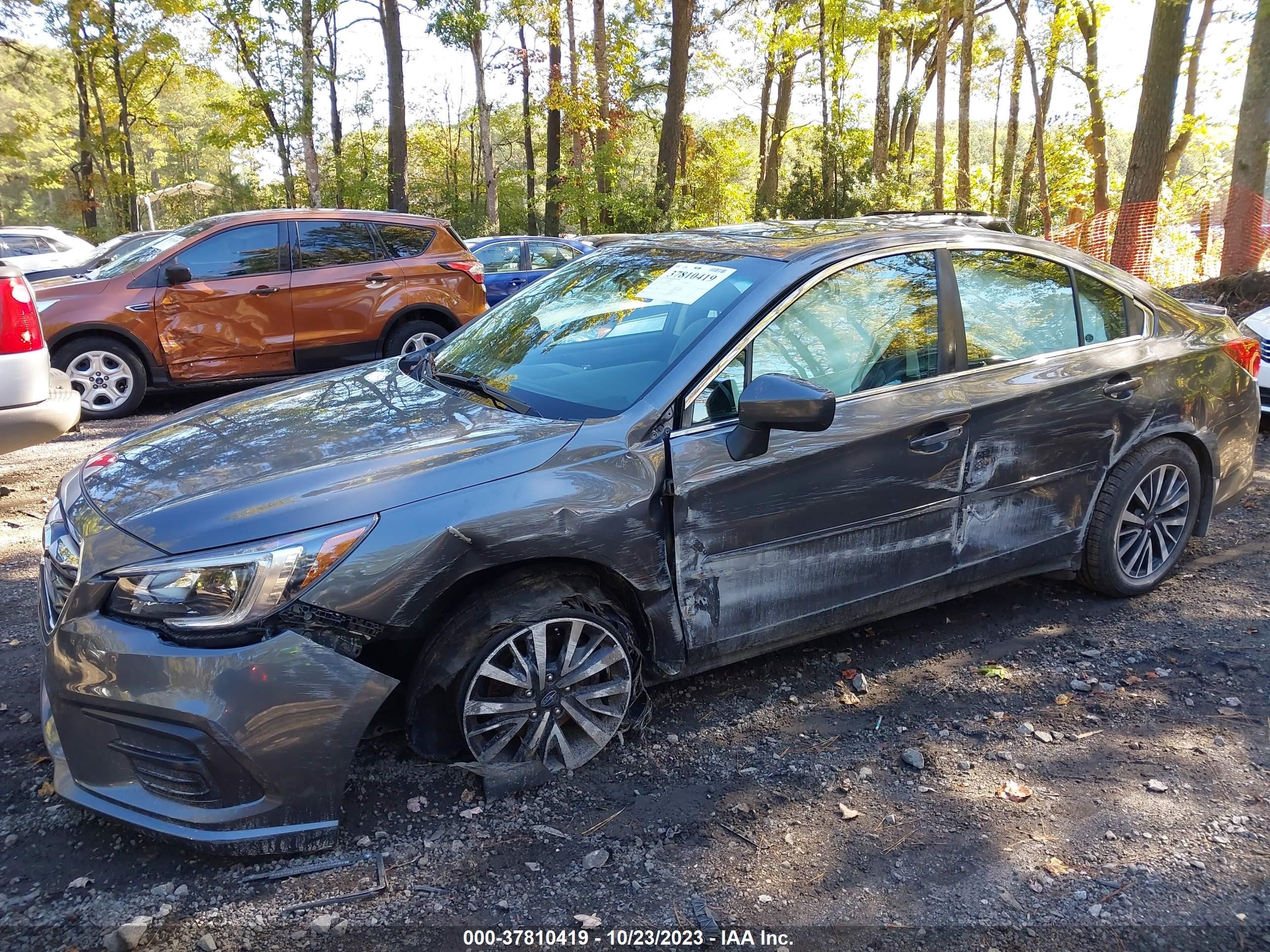 Photo 1 VIN: 4S3BNAD66J3011650 - SUBARU LEGACY 