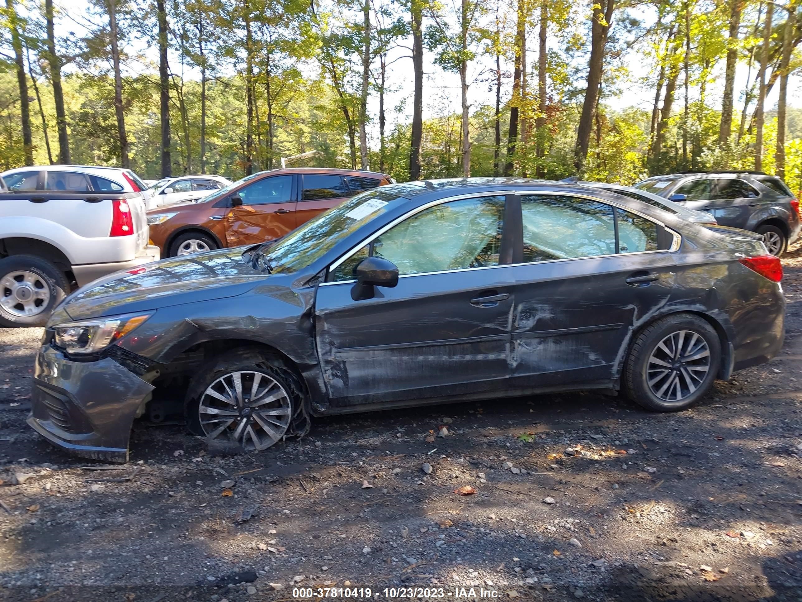 Photo 13 VIN: 4S3BNAD66J3011650 - SUBARU LEGACY 