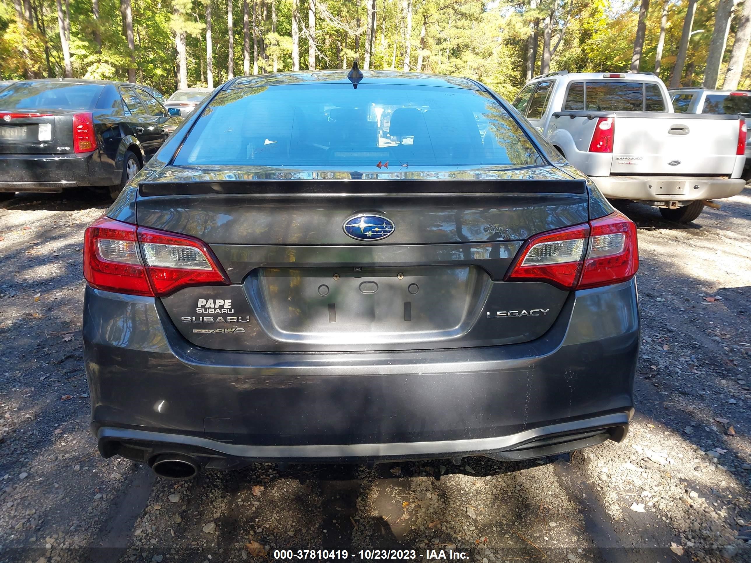 Photo 15 VIN: 4S3BNAD66J3011650 - SUBARU LEGACY 