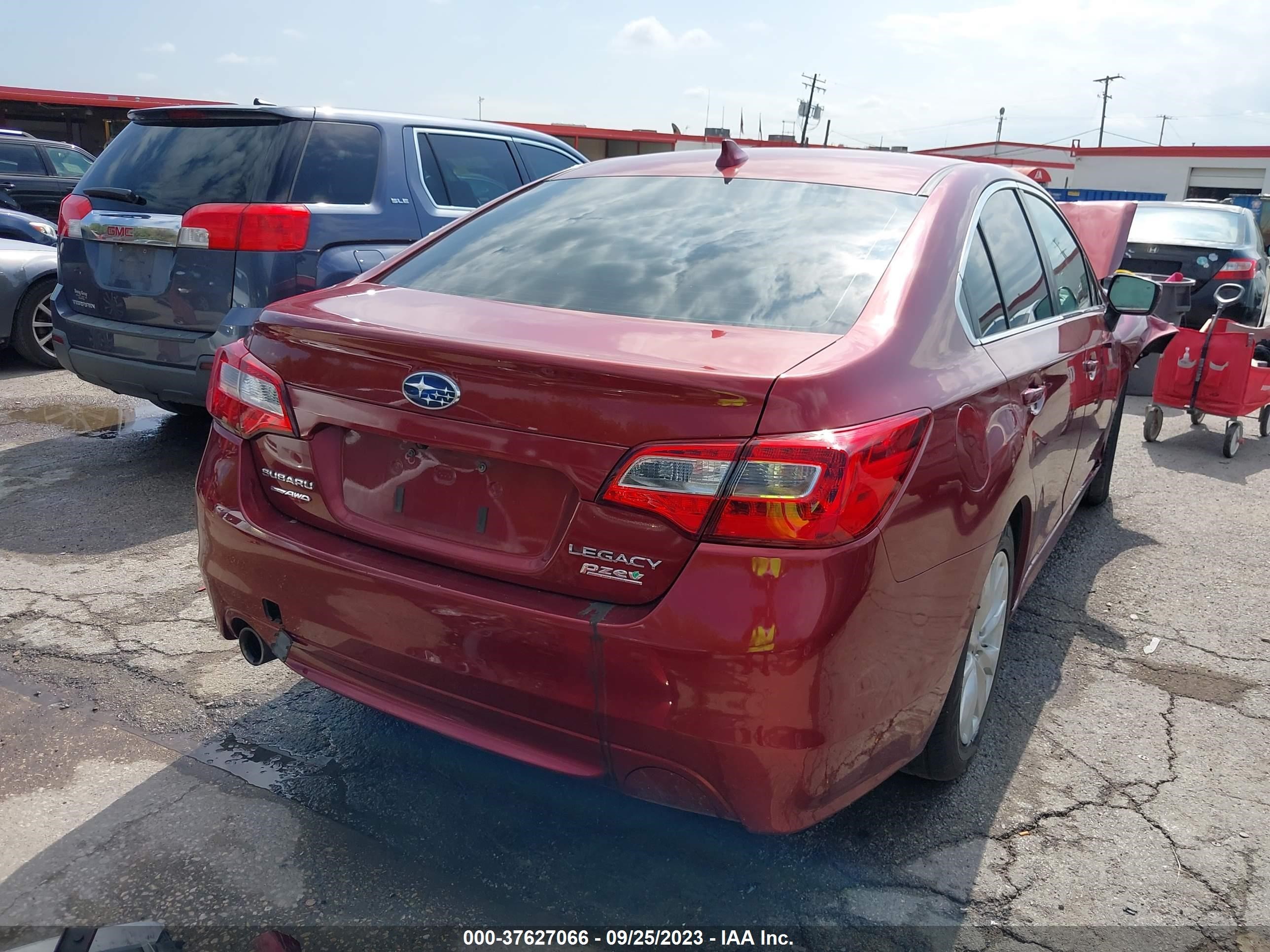 Photo 3 VIN: 4S3BNAD69H3053336 - SUBARU LEGACY 