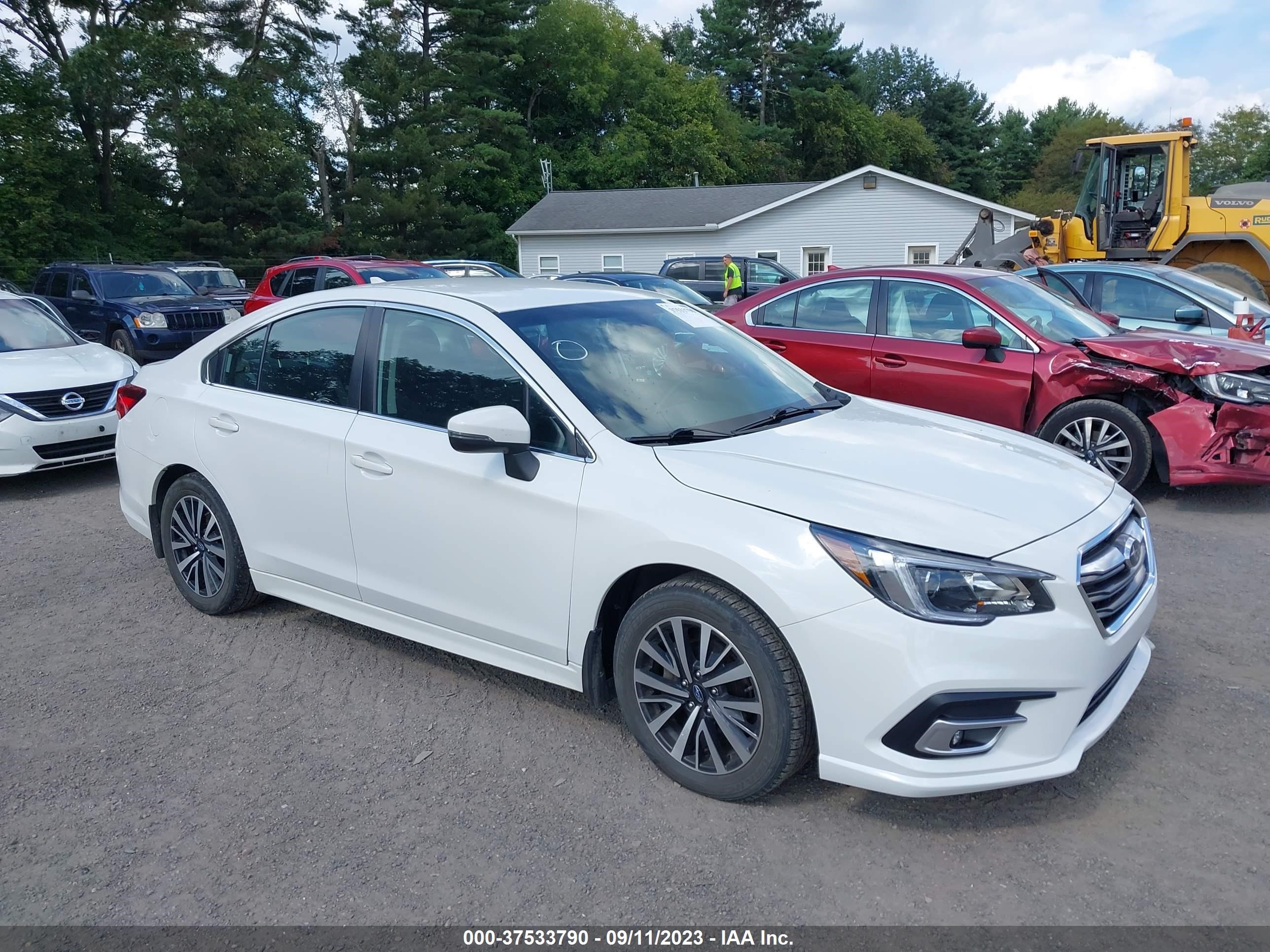 Photo 0 VIN: 4S3BNAF61K3026071 - SUBARU LEGACY 