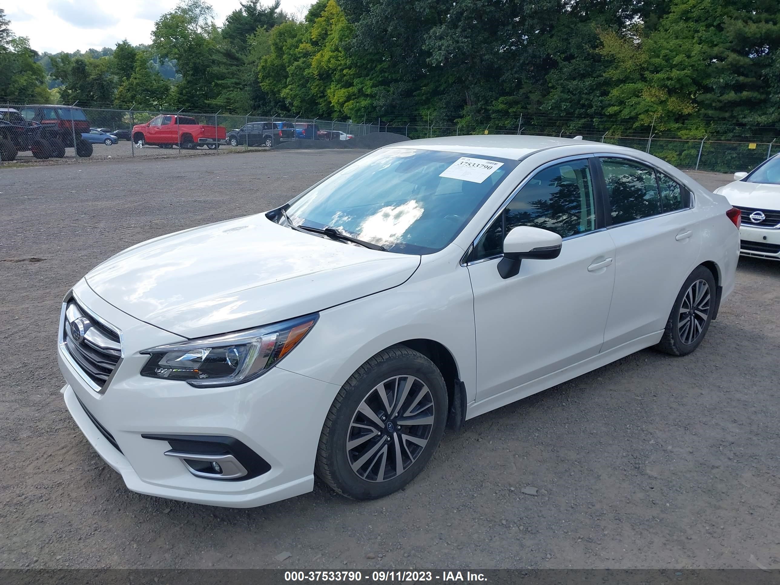 Photo 1 VIN: 4S3BNAF61K3026071 - SUBARU LEGACY 