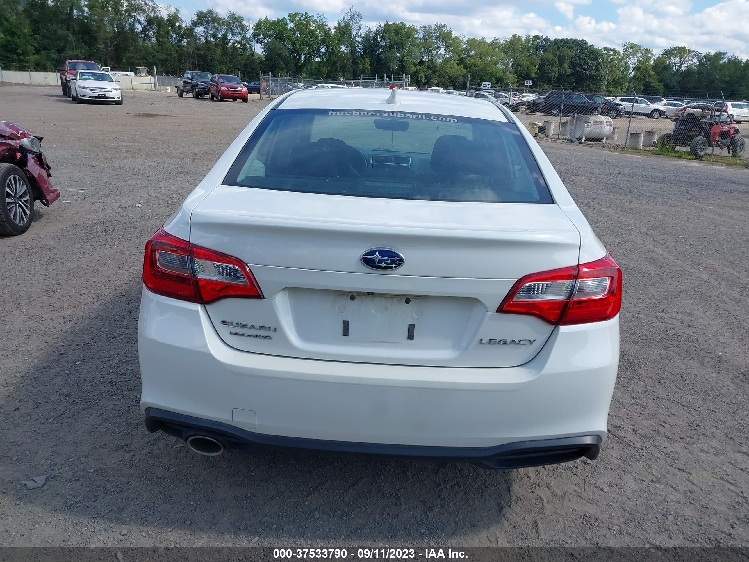 Photo 15 VIN: 4S3BNAF61K3026071 - SUBARU LEGACY 