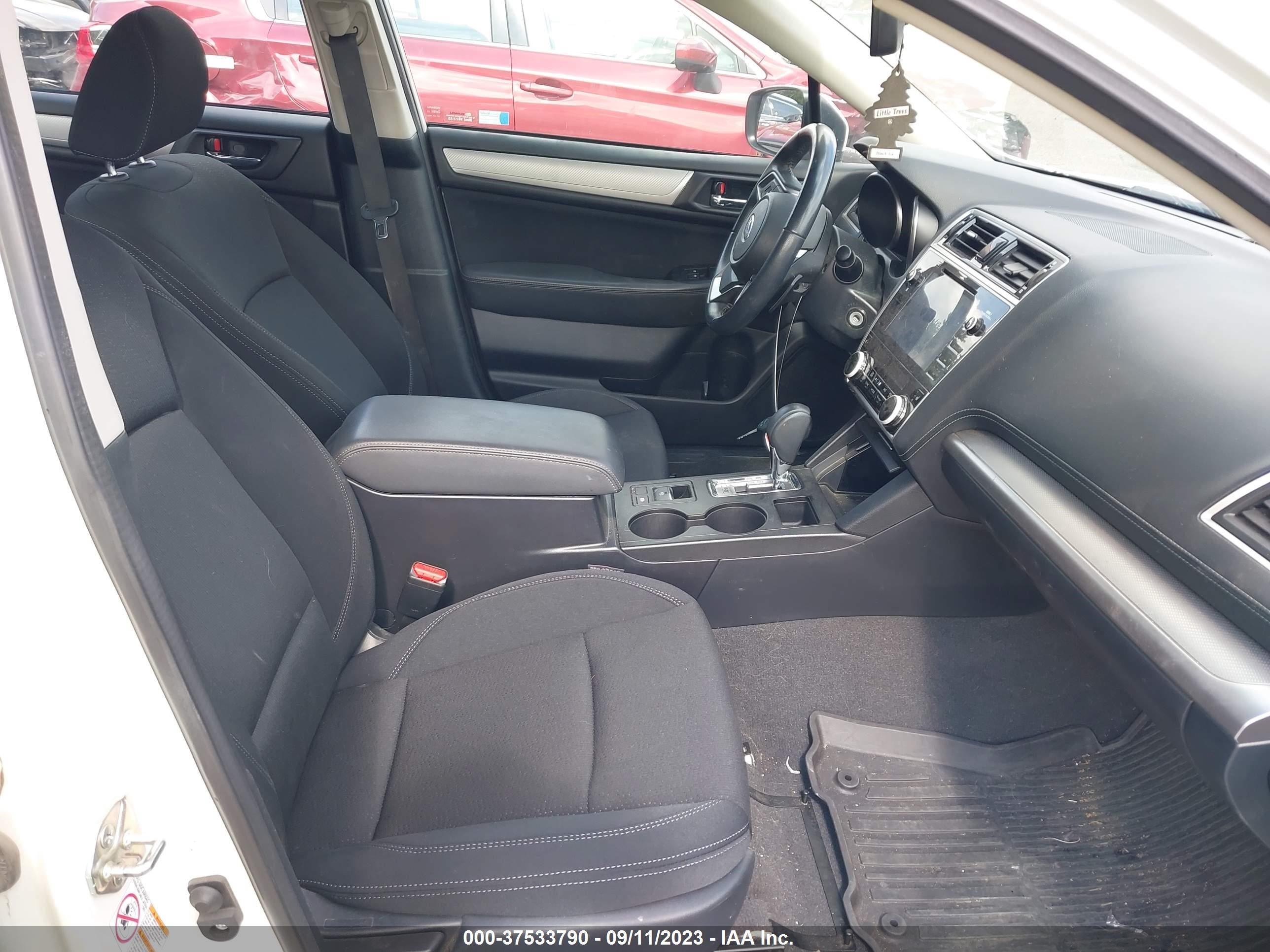 Photo 4 VIN: 4S3BNAF61K3026071 - SUBARU LEGACY 