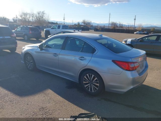 Photo 2 VIN: 4S3BNAF62J3022142 - SUBARU LEGACY 