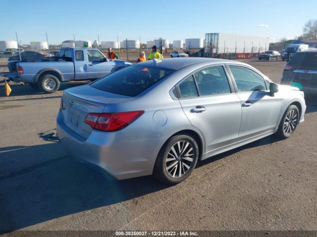 Photo 3 VIN: 4S3BNAF62J3022142 - SUBARU LEGACY 