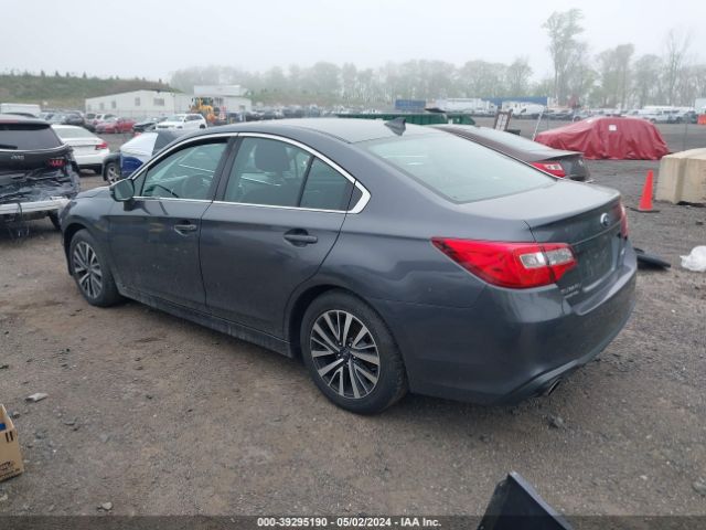 Photo 2 VIN: 4S3BNAF65J3032860 - SUBARU LEGACY 