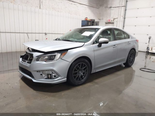 Photo 1 VIN: 4S3BNAF66J3040787 - SUBARU LEGACY 