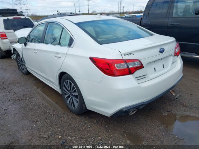 Photo 2 VIN: 4S3BNAF67K3022929 - SUBARU LEGACY 