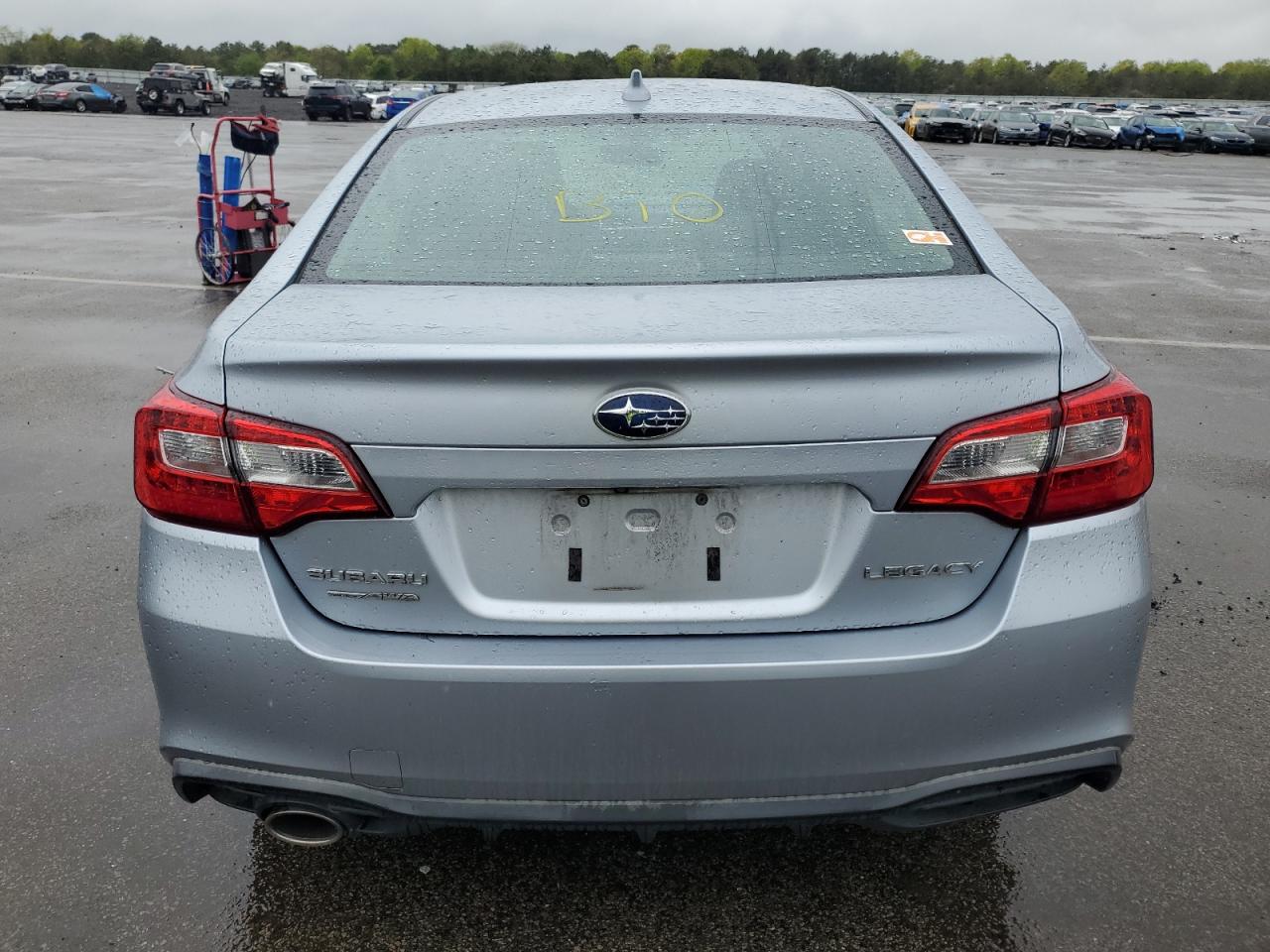 Photo 5 VIN: 4S3BNAH63J3010465 - SUBARU LEGACY 