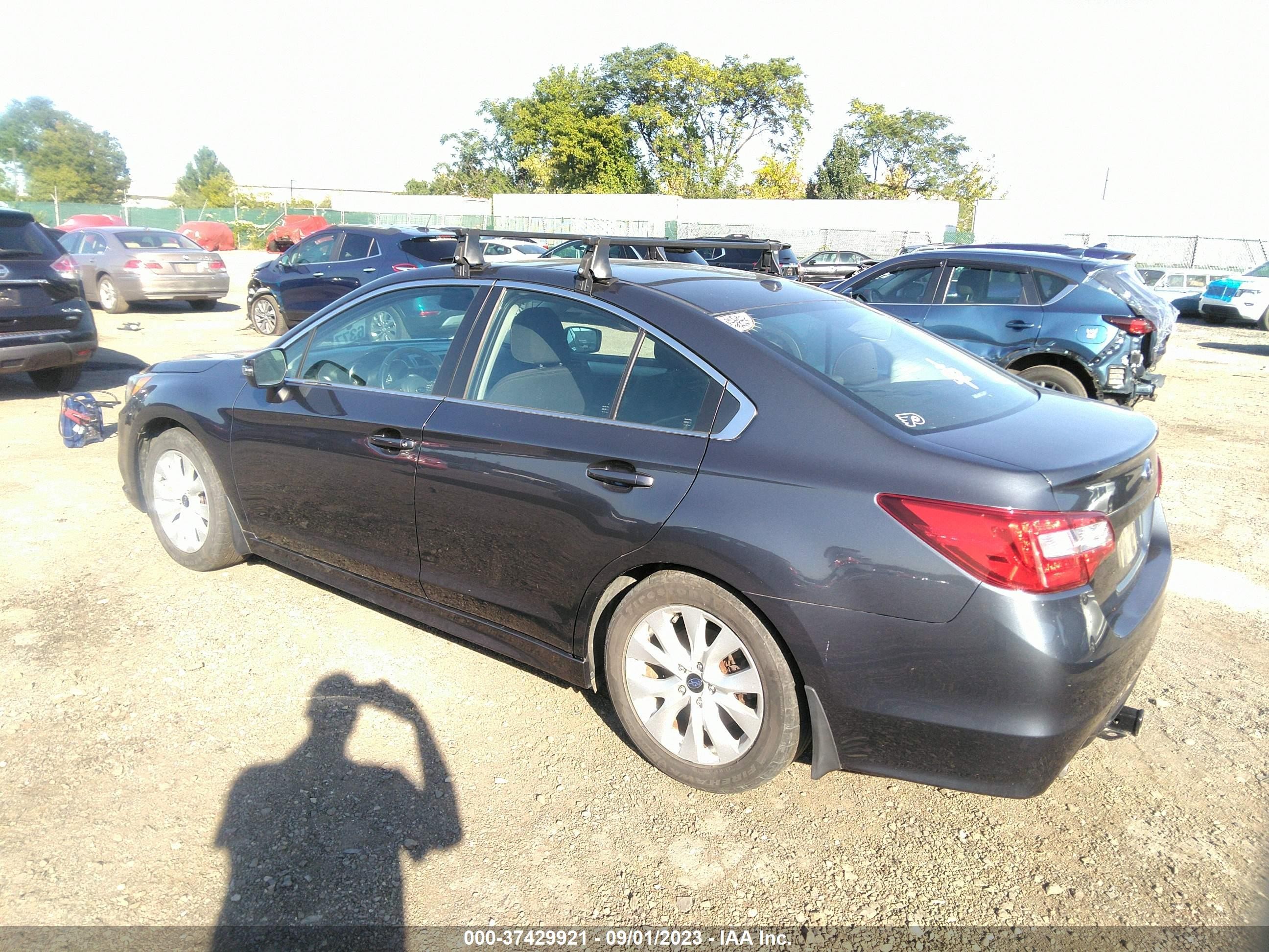 Photo 2 VIN: 4S3BNAH64F3052196 - SUBARU LEGACY 