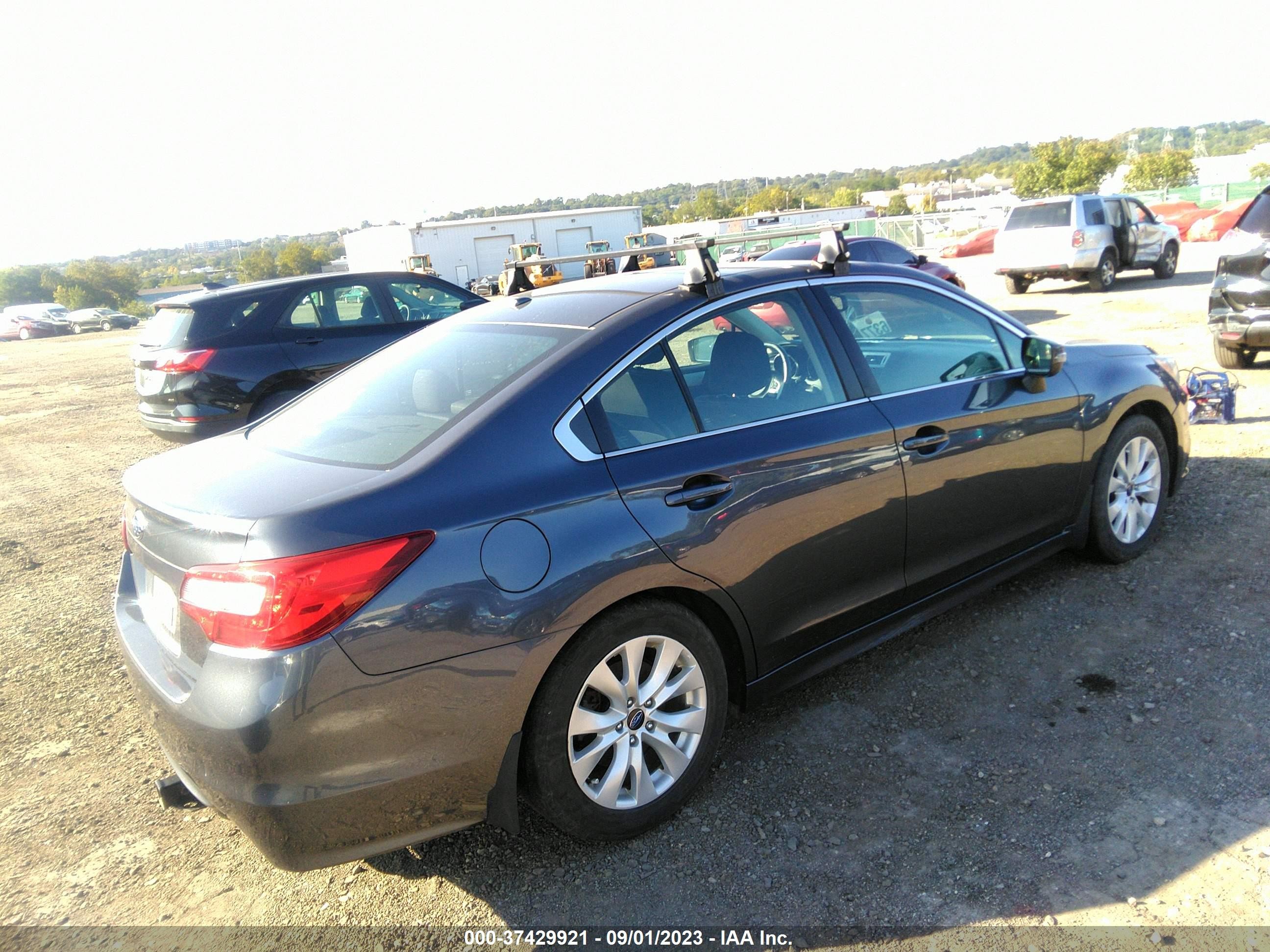 Photo 3 VIN: 4S3BNAH64F3052196 - SUBARU LEGACY 