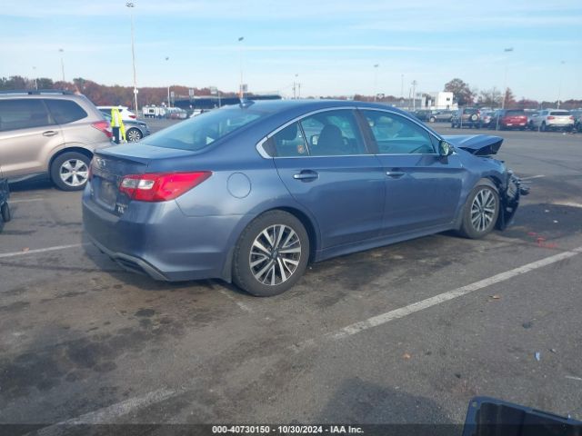 Photo 3 VIN: 4S3BNAH64J3031793 - SUBARU LEGACY 