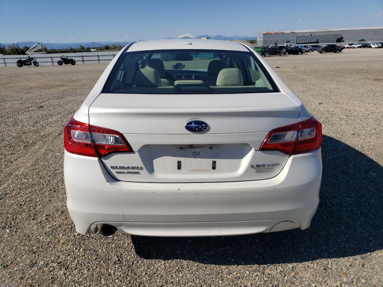 Photo 5 VIN: 4S3BNAH65F3033916 - SUBARU LEGACY 