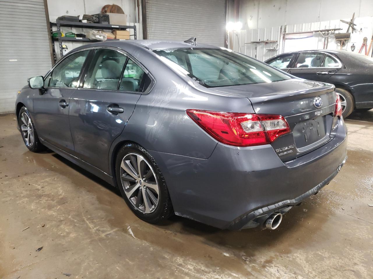 Photo 1 VIN: 4S3BNAK60J3035042 - SUBARU LEGACY 