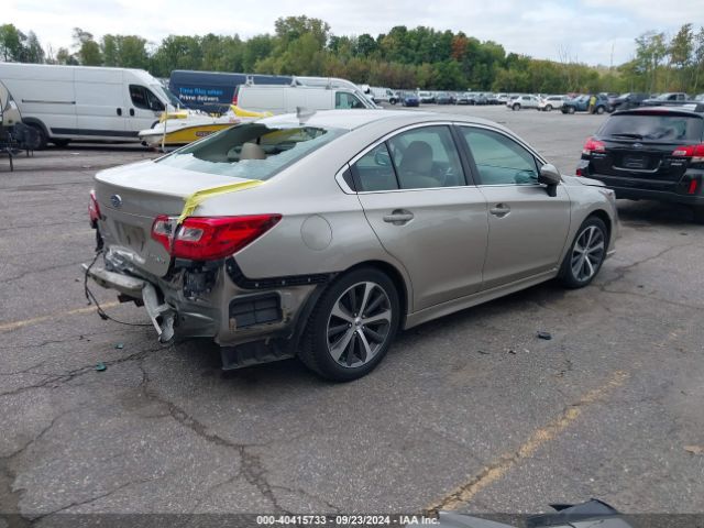 Photo 3 VIN: 4S3BNAN61J3022456 - SUBARU LEGACY 