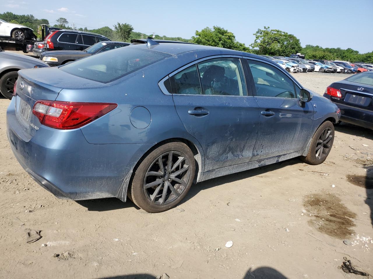 Photo 2 VIN: 4S3BNAN64J3025884 - SUBARU LEGACY 