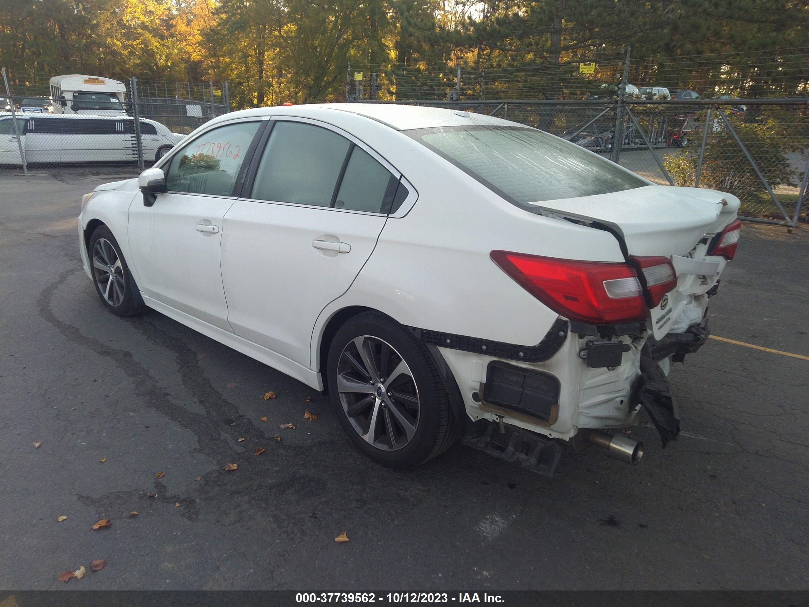 Photo 2 VIN: 4S3BNAN66F3028213 - SUBARU LEGACY 