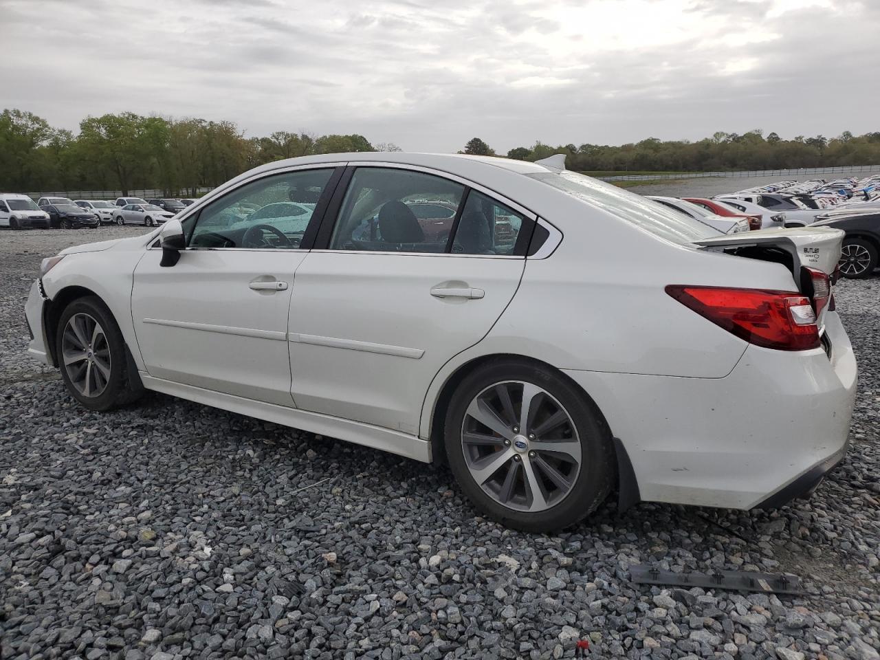 Photo 1 VIN: 4S3BNAN68J3010644 - SUBARU LEGACY 