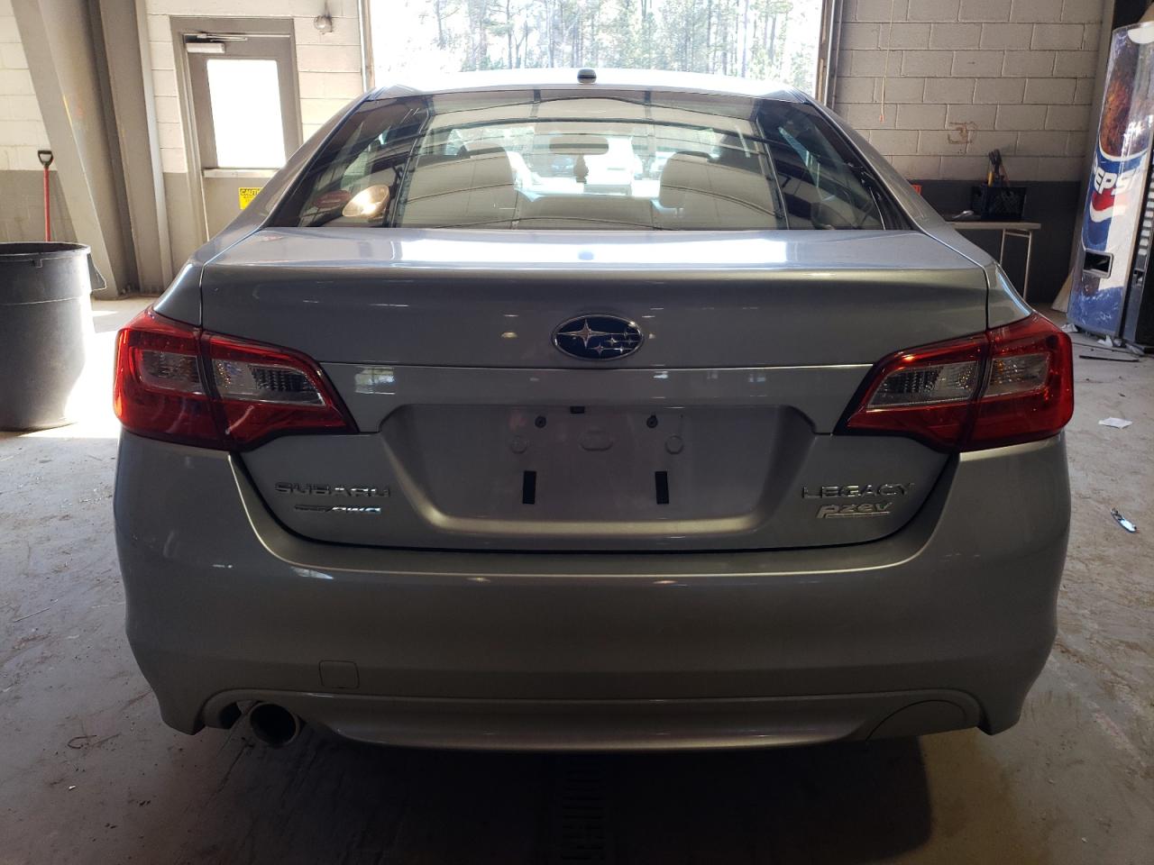 Photo 5 VIN: 4S3BNAN6XF3039960 - SUBARU LEGACY 