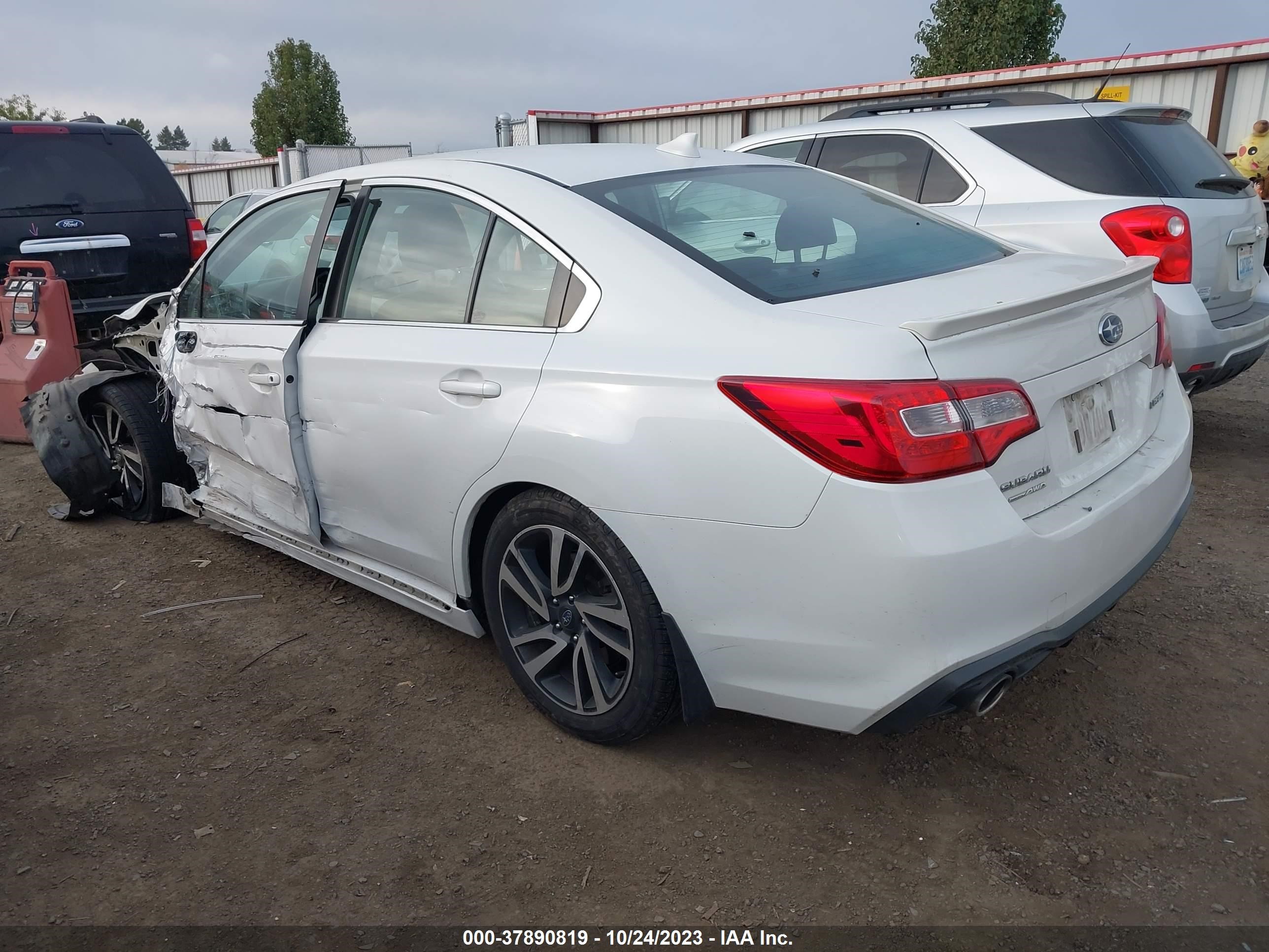 Photo 2 VIN: 4S3BNAR62K3003152 - SUBARU LEGACY 