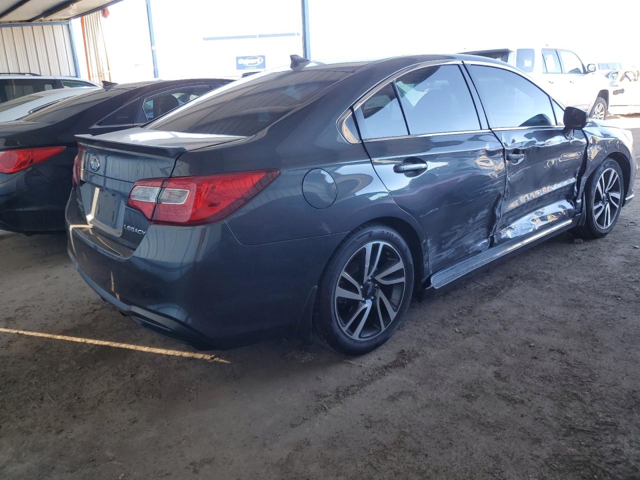 Photo 2 VIN: 4S3BNAR67K3020237 - SUBARU LEGACY 