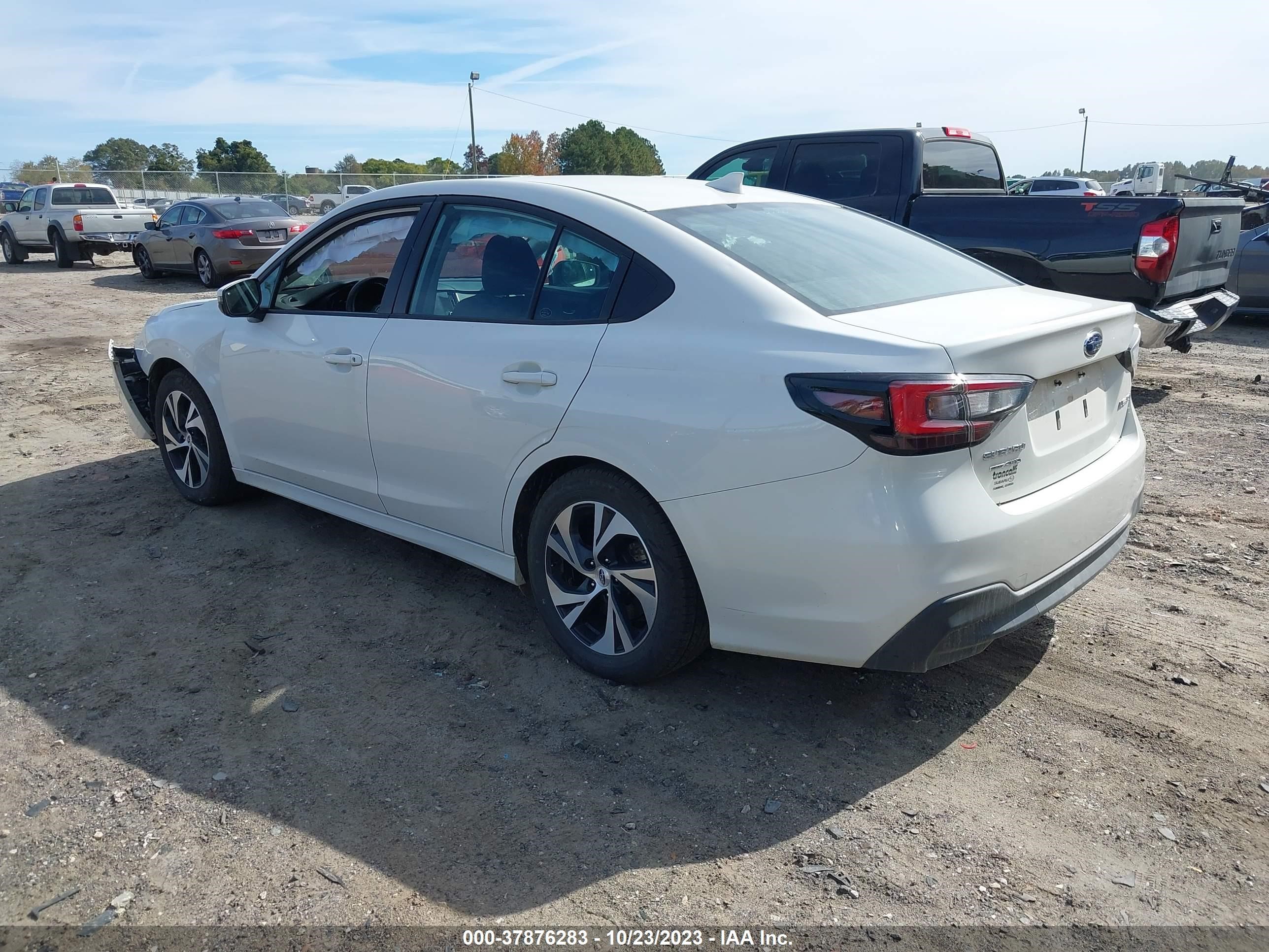 Photo 2 VIN: 4S3BWAF65P3004577 - SUBARU LEGACY 