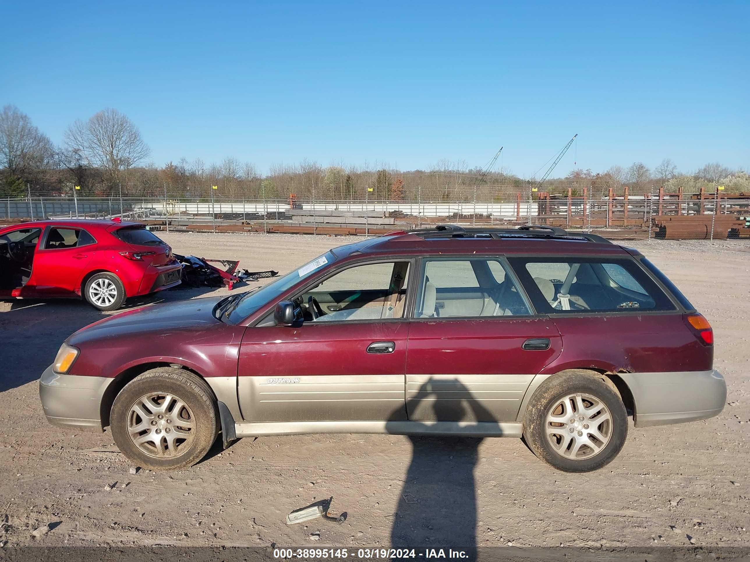 Photo 13 VIN: 4S3DH6658Y7615003 - SUBARU OUTBACK 