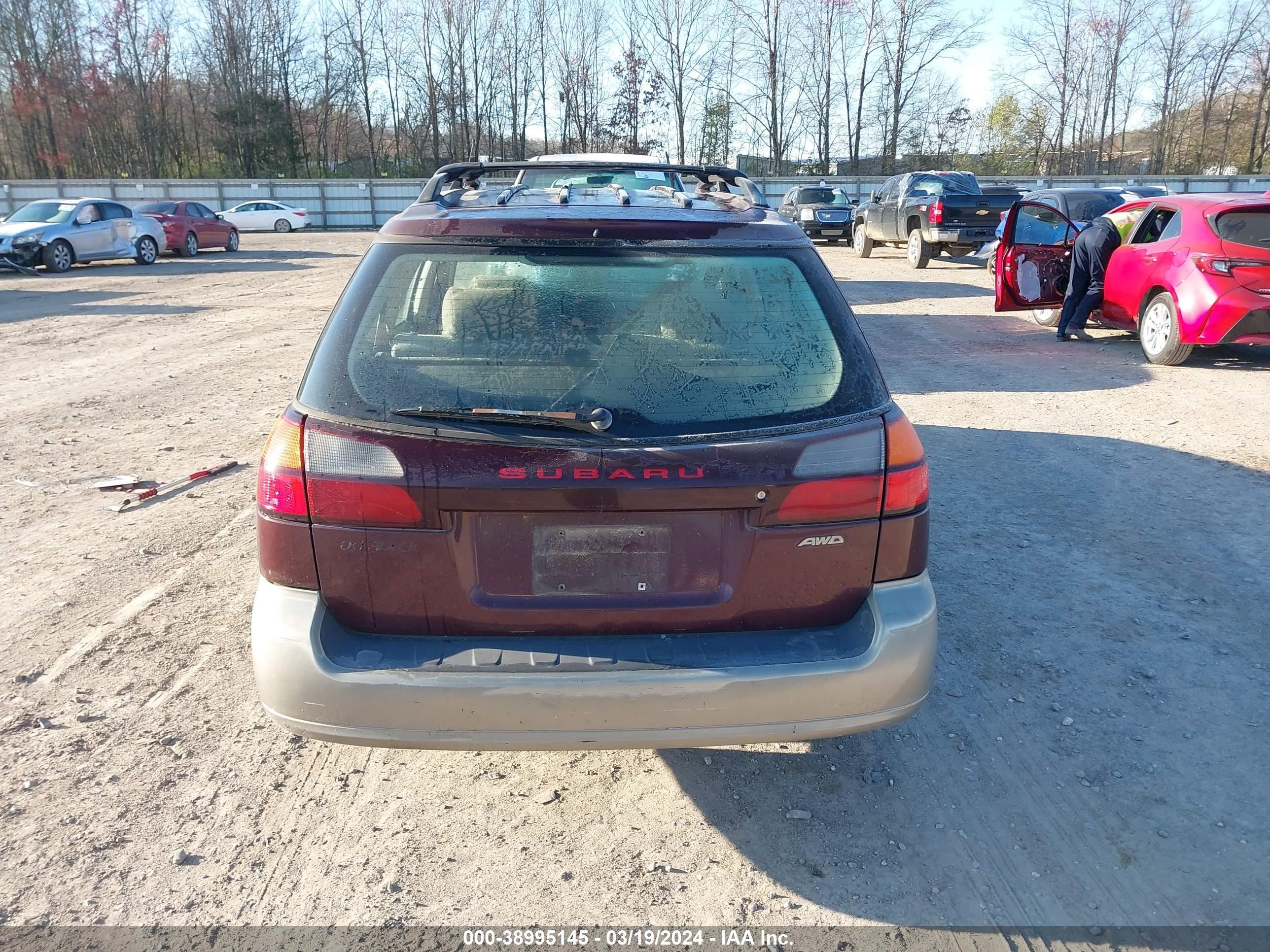 Photo 15 VIN: 4S3DH6658Y7615003 - SUBARU OUTBACK 