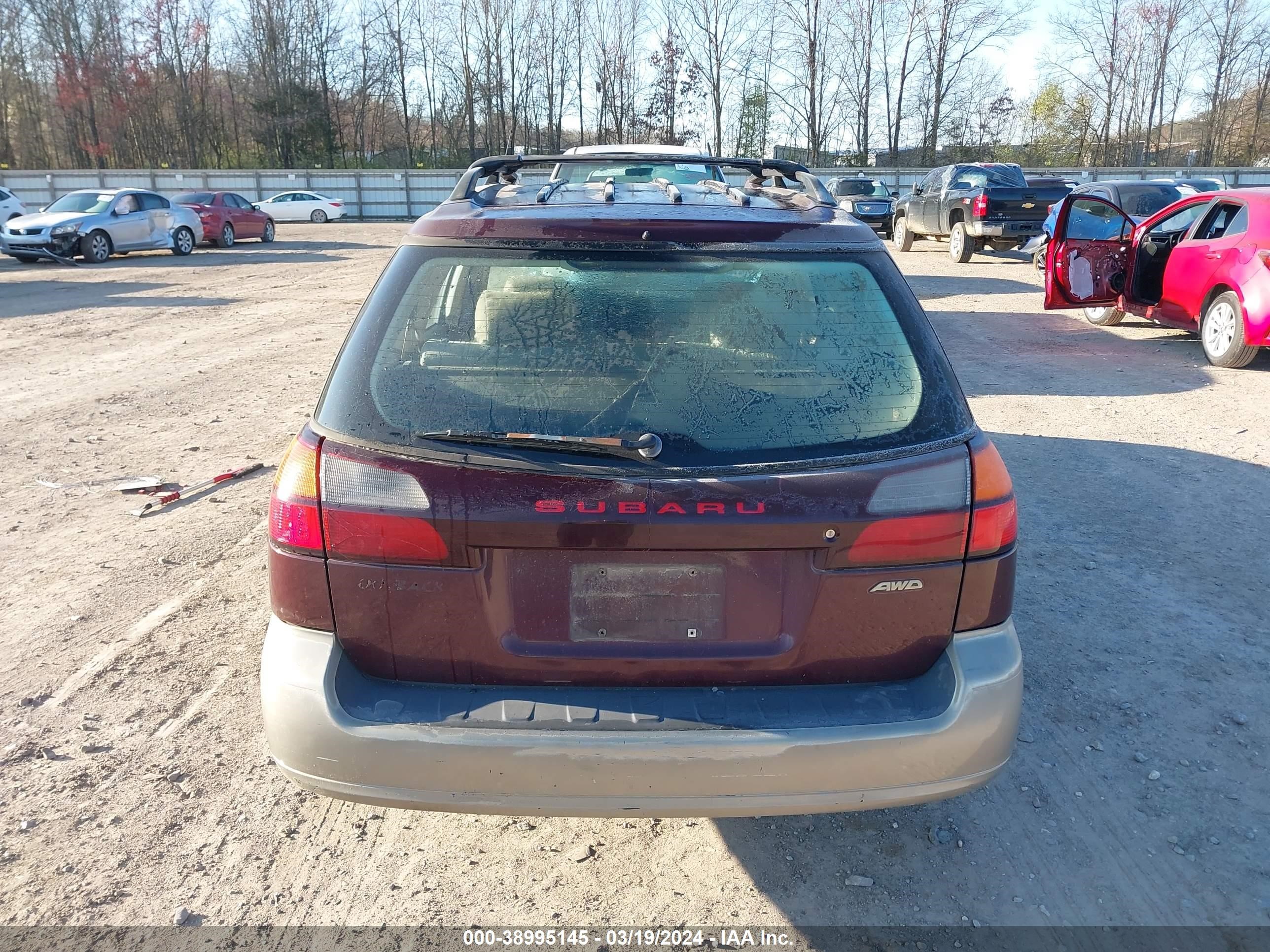 Photo 16 VIN: 4S3DH6658Y7615003 - SUBARU OUTBACK 