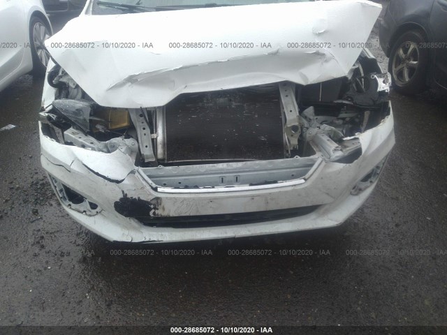 Photo 5 VIN: 4S3GKAA60J1622109 - SUBARU IMPREZA 