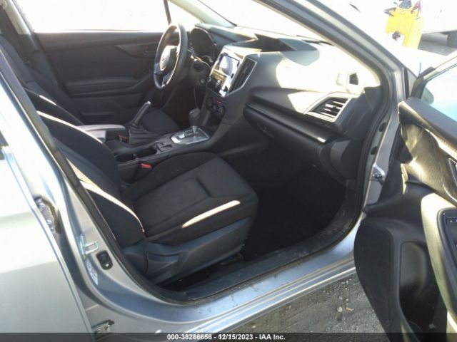 Photo 4 VIN: 4S3GKAA61J3603914 - SUBARU IMPREZA 