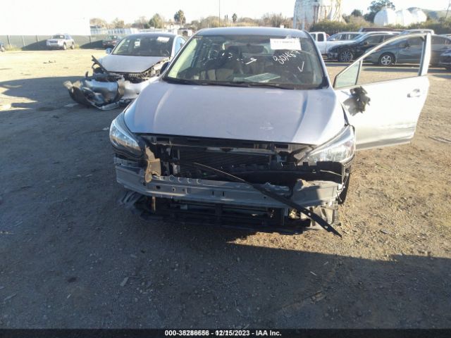 Photo 5 VIN: 4S3GKAA61J3603914 - SUBARU IMPREZA 