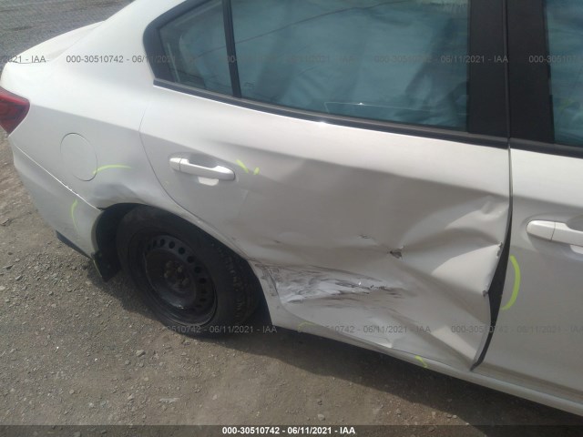 Photo 5 VIN: 4S3GKAA64J3609710 - SUBARU IMPREZA 