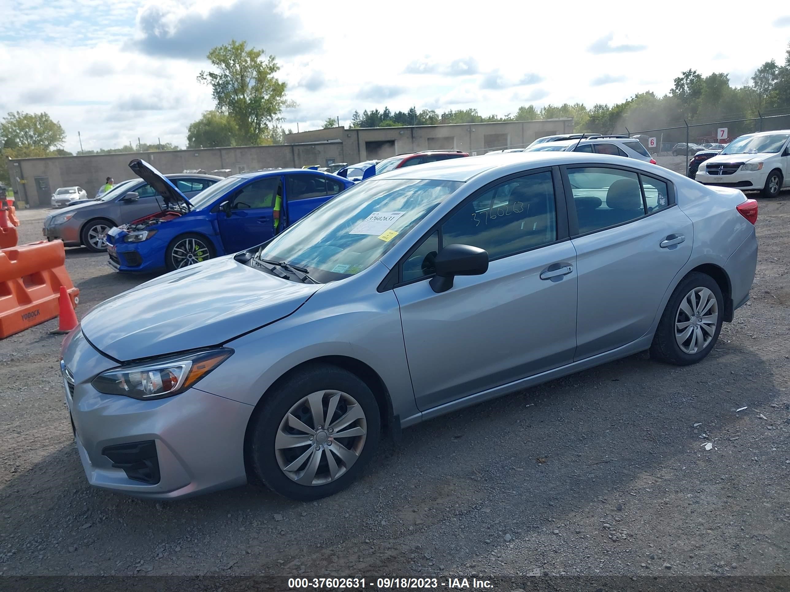 Photo 1 VIN: 4S3GKAA66J3613242 - SUBARU IMPREZA 