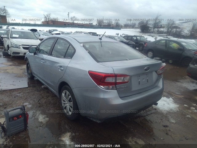 Photo 2 VIN: 4S3GKAA69J3617592 - SUBARU IMPREZA 