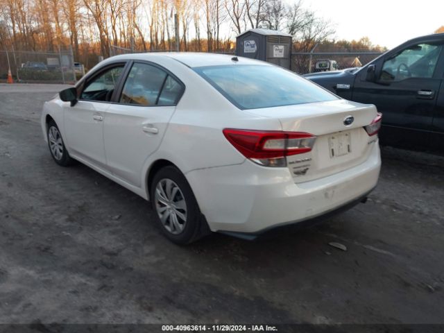 Photo 2 VIN: 4S3GKAA6XK3601130 - SUBARU IMPREZA 