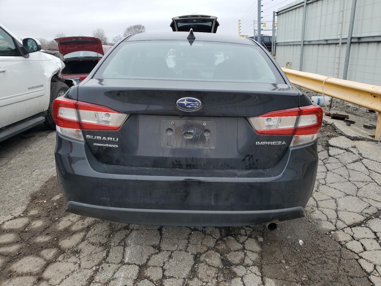 Photo 5 VIN: 4S3GKAB64J3606644 - SUBARU IMPREZA 