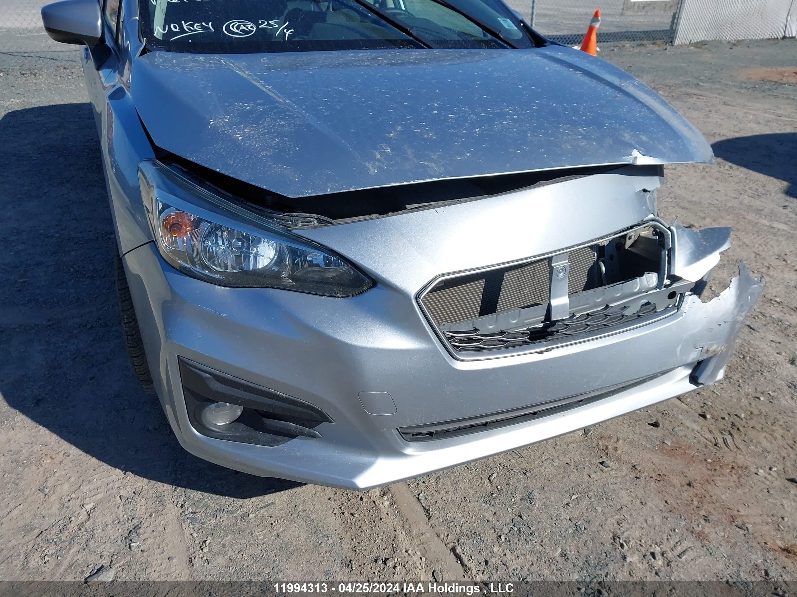 Photo 11 VIN: 4S3GKAB69J3619034 - SUBARU IMPREZA 