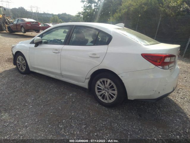 Photo 2 VIN: 4S3GKAB6XH3622678 - SUBARU IMPREZA 