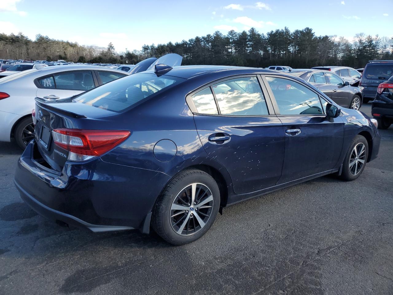 Photo 2 VIN: 4S3GKAD61K3609497 - SUBARU IMPREZA 