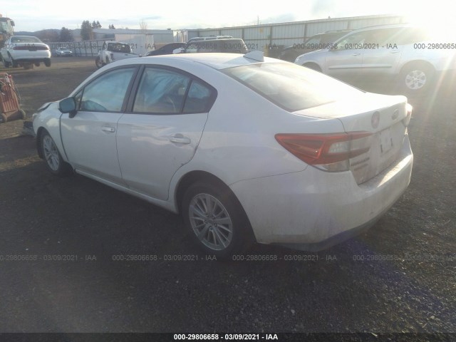 Photo 2 VIN: 4S3GKAD6XJ3624711 - SUBARU IMPREZA 