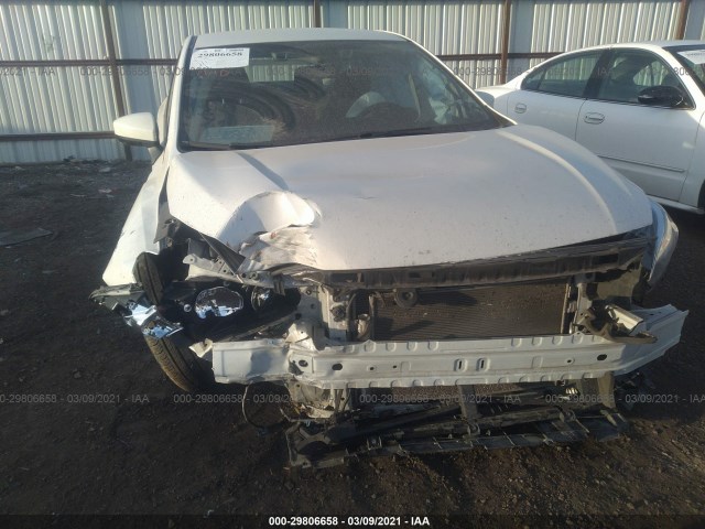 Photo 5 VIN: 4S3GKAD6XJ3624711 - SUBARU IMPREZA 