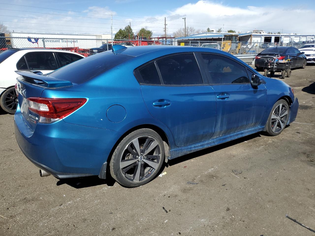 Photo 2 VIN: 4S3GKAK61J3604687 - SUBARU IMPREZA 