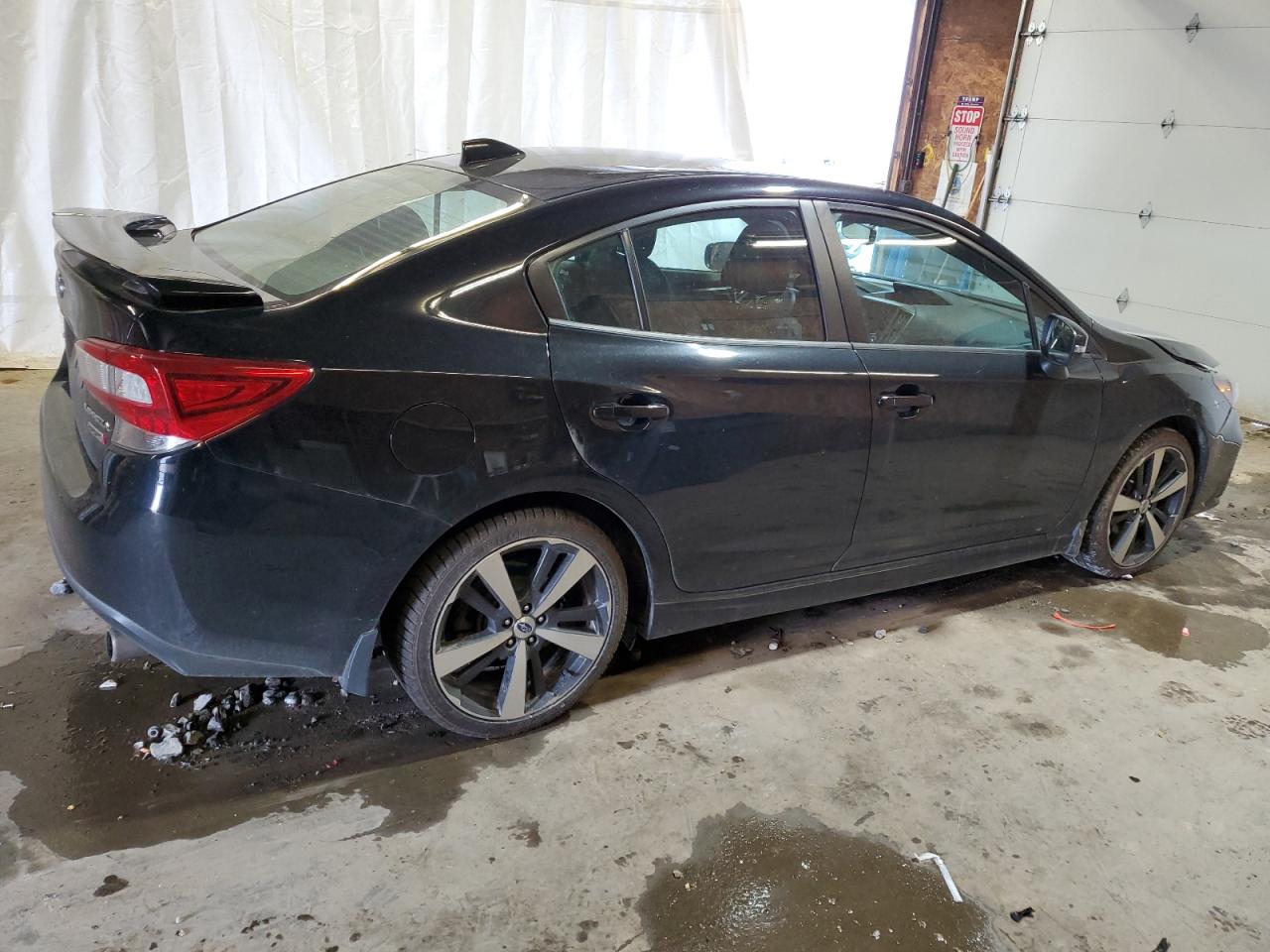 Photo 2 VIN: 4S3GKAM60J3609683 - SUBARU IMPREZA 