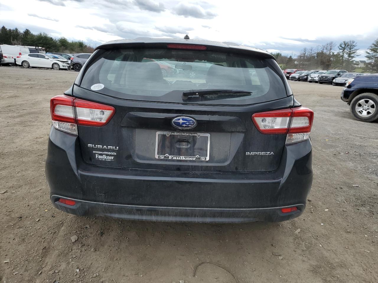 Photo 5 VIN: 4S3GTAA60J1735524 - SUBARU IMPREZA 