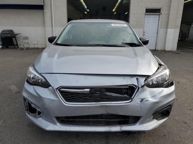 Photo 4 VIN: 4S3GTAA60J3710529 - SUBARU IMPREZA 